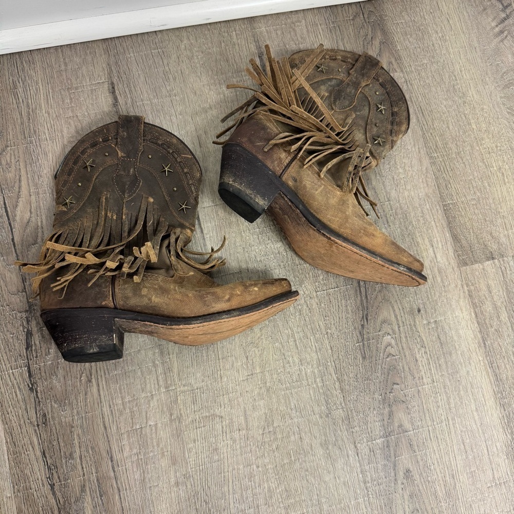 Dingo Western Ankle Boot Women’s 6.5 Brown Leather Fringe Distressed Studded